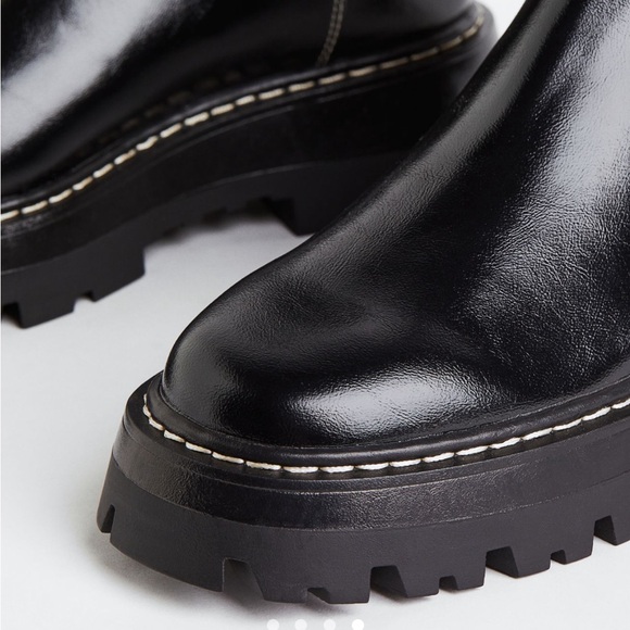 H&M black chelsea boot with contrast stitch - Picture 4 of 10